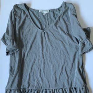 WOMENS SHORT SLEEVE RUFFLED TOP